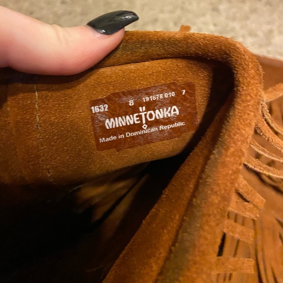 Minnetonka women’s 3 layer fringe boot - Picture 3 of 3